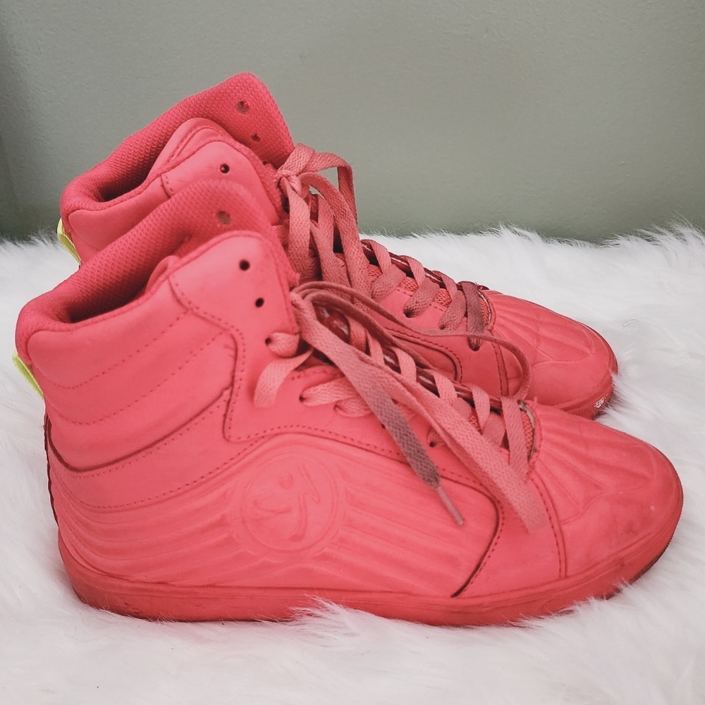 Zumba sneakers size 6